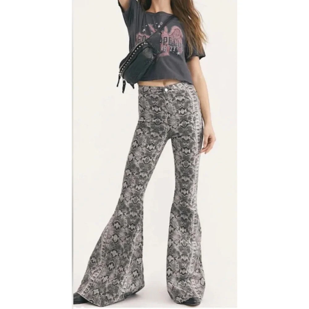 Free People We The Free Just Float On Snake Flare High Waist Jeans Size 31